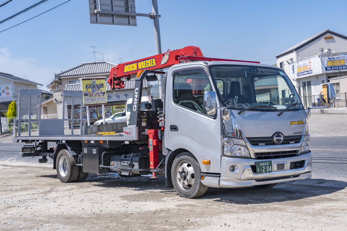 積載車クレーン付き